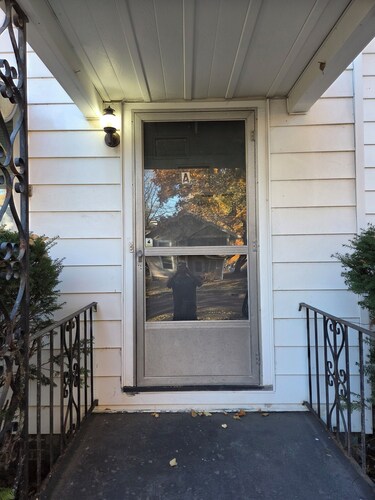 Nice 2-bedroom house with AC in enjoyable Springfield