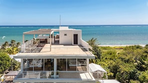 Terrace/patio - Greta Luxury Design: Private Pool, Beachfront Bliss in Puerto Morelos! (Puerto Morelos)