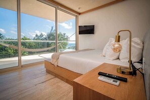 1 bedroom, desk, iron/ironing board, WiFi - Beachfront Design Apartment | Rooftop Pool (Puerto Morelos)
