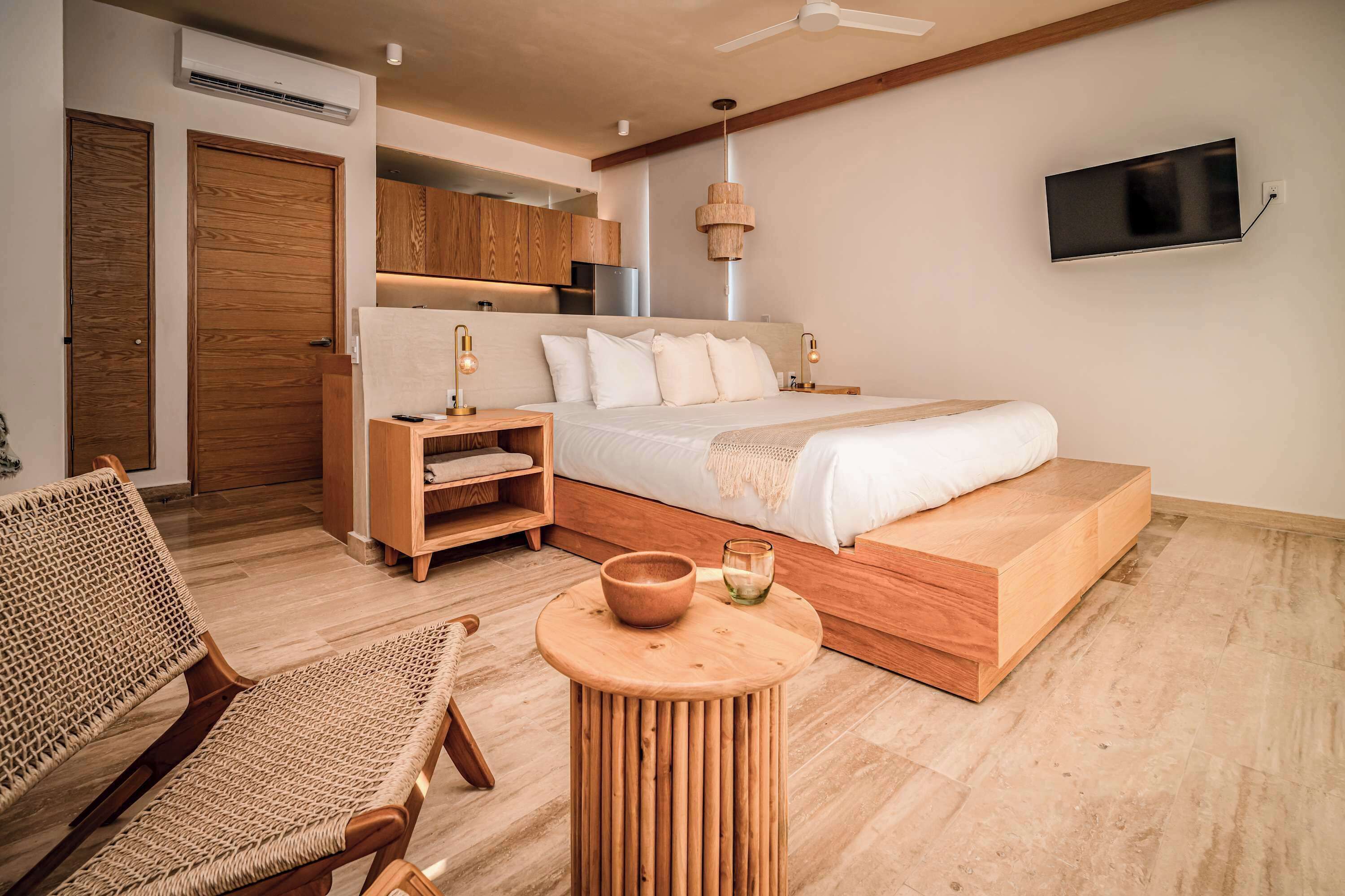 Skrivbord, strykjärn/strykbräda, wi-fi och sängkläder