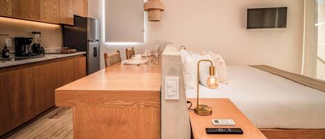 1 bedroom, desk, iron/ironing board, WiFi