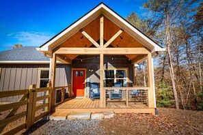 Terrace/patio - Dog-Friendly Ellijay Cabin: Hot Tub & Fiber WiFi (Gilmer County)