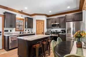 Fridge, microwave, oven, stovetop - Dog-Friendly Ellijay Cabin: Hot Tub & Fiber WiFi (Gilmer County)