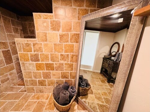 Casita Lotus cozy little loft on an Orchard