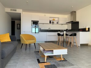 Interior - Luxury T3 apartment in PORTICCIO with sea view. Walking distance to shops and beach (Grosseto-Prugna)