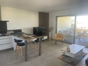 Interior - Luxury T3 apartment in PORTICCIO with sea view. Walking distance to shops and beach (Grosseto-Prugna)