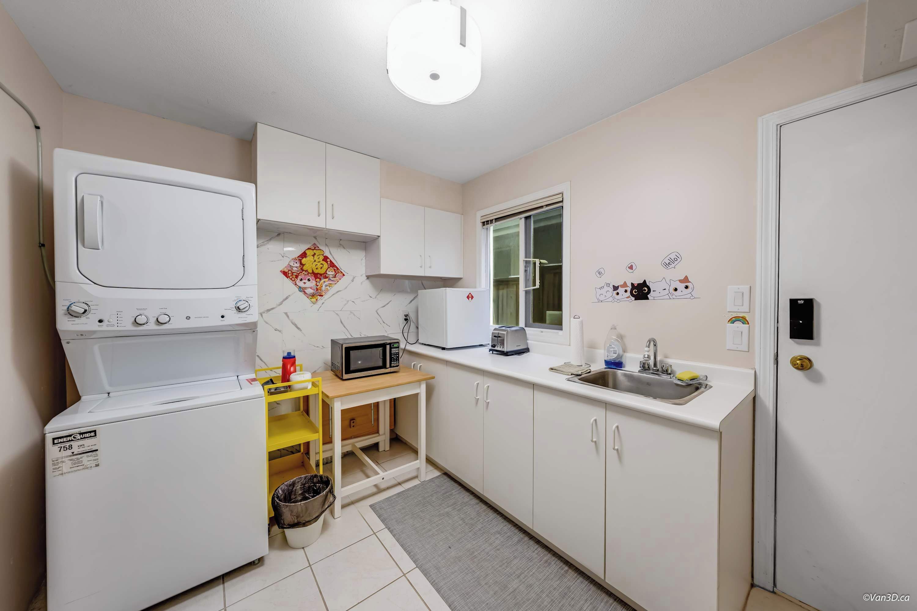 Coffee/tea maker, microwave, oven, electric kettle