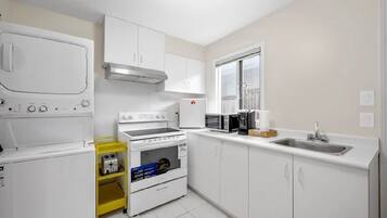 Microwave, oven, stovetop, coffee/tea maker