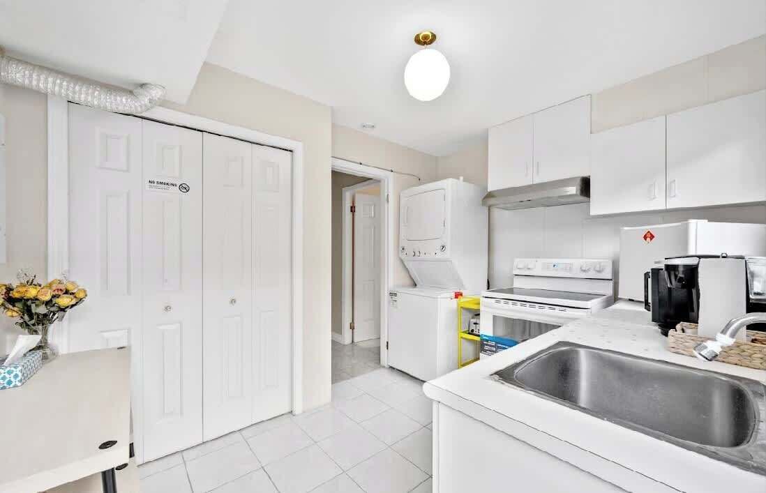 Microwave, oven, stovetop, coffee/tea maker