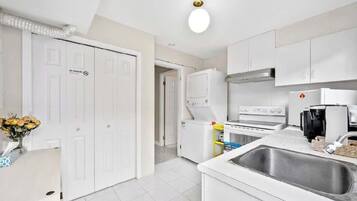 Microwave, oven, stovetop, coffee/tea maker