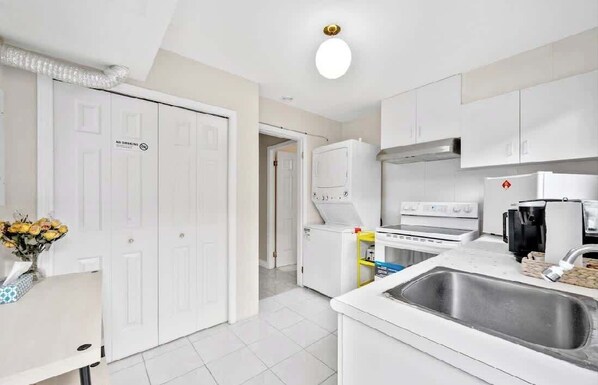 Microwave, oven, stovetop, coffee/tea maker