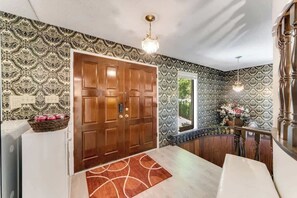 Interior - Spacious 3BR in Prime Location (Vancouver)