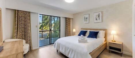 3 bedrooms, iron/ironing board, WiFi, bed sheets