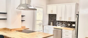 Modern 3BR Near Jags Stadium • The Duval Dome