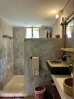 淋浴設備、提供毛巾、番梘、廁紙