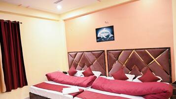 Deluxe Double Room Single Use | Desk, free WiFi