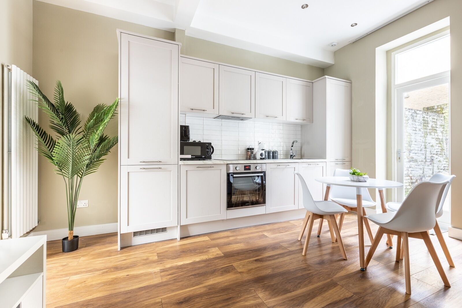 Microwave, oven, stovetop, coffee/tea maker