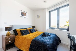 1 habitación, tabla de planchar con plancha, wifi gratis y ropa de cama 