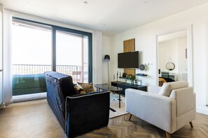 TV - Luxury Apt Near Canary Wharf (Greater London)