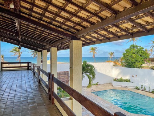 Seafront beach house on Cumbuco beach