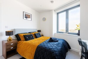 1 bedroom, iron/ironing board, free WiFi, bed sheets - Luxury Apt Near Canary Wharf (Greater London)