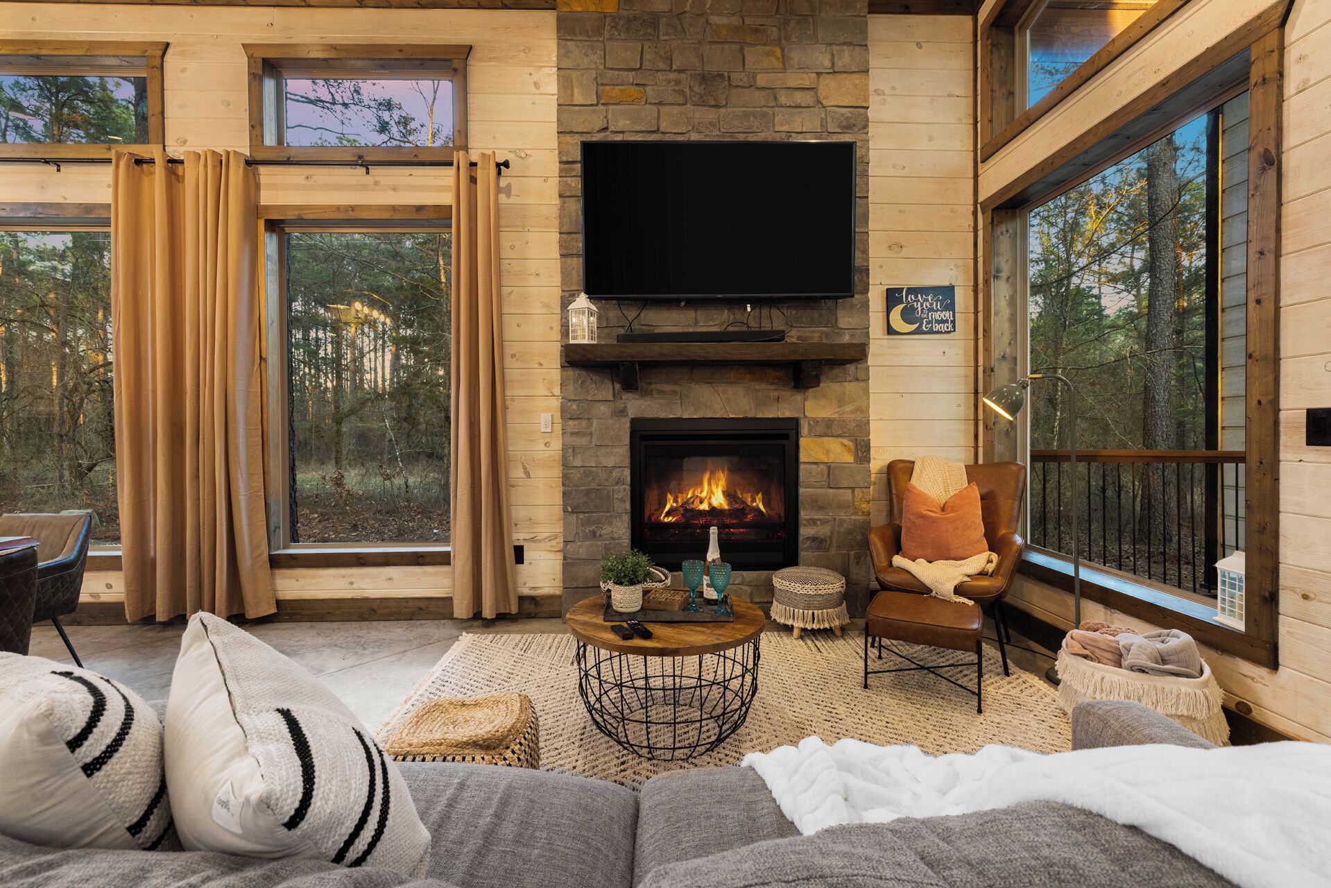 Smart TV, fireplace, table football, ping pong