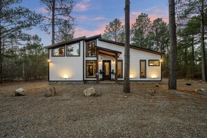 Exterior - Single Level Cabin|Breezeway Patio|Game Bunkhouse! (Broken Bow)