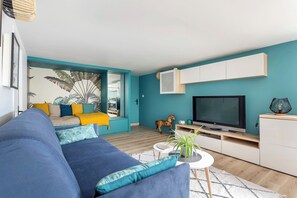 TV - 56m2 apartment with terrace & terminal (Dardilly)