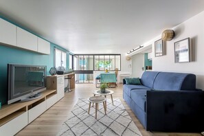 TV - 56m2 apartment with terrace & terminal (Dardilly)