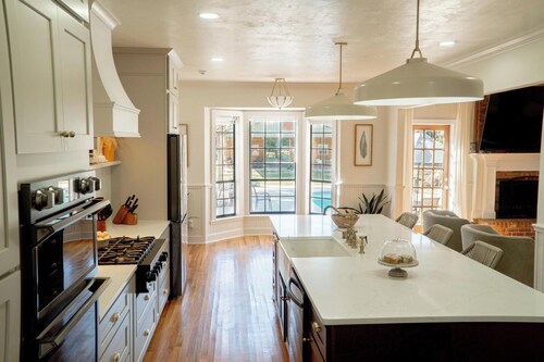 Luxury Farm near Show grounds & Devils den/Springs