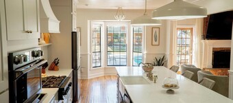 Luxury Farm near Show grounds & Devils den/Springs