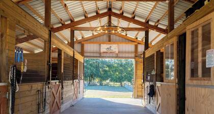 Luxury Farm near Show grounds & Devils den/Springs