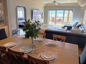 Dining - Lake Tahoe Views, 4 Bedroom, Hot Tub, Full House. (Kings Beach)
