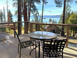 Outdoor dining - Lake Tahoe Views, 4 Bedroom, Hot Tub, Full House. (Kings Beach)