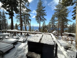 Property grounds - Lake Tahoe Views, 4 Bedroom, Hot Tub, Full House. (Kings Beach)