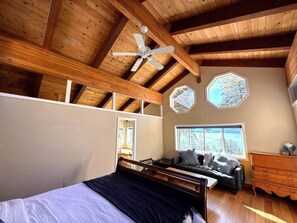 4 bedrooms, WiFi, bed sheets - Lake Tahoe Views, 4 Bedroom, Hot Tub, Full House. (Kings Beach)