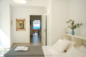 4 bedrooms, desk, iron/ironing board, WiFi - Villa Alexandria- Private Pool - Near the Beach (Chania)