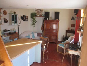 Interior - Small, quiet town house (Le Cannet)