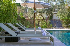 Outdoor pool - Private Provençal villa Cannes - pool, 5 BR (15) (Le Cannet)
