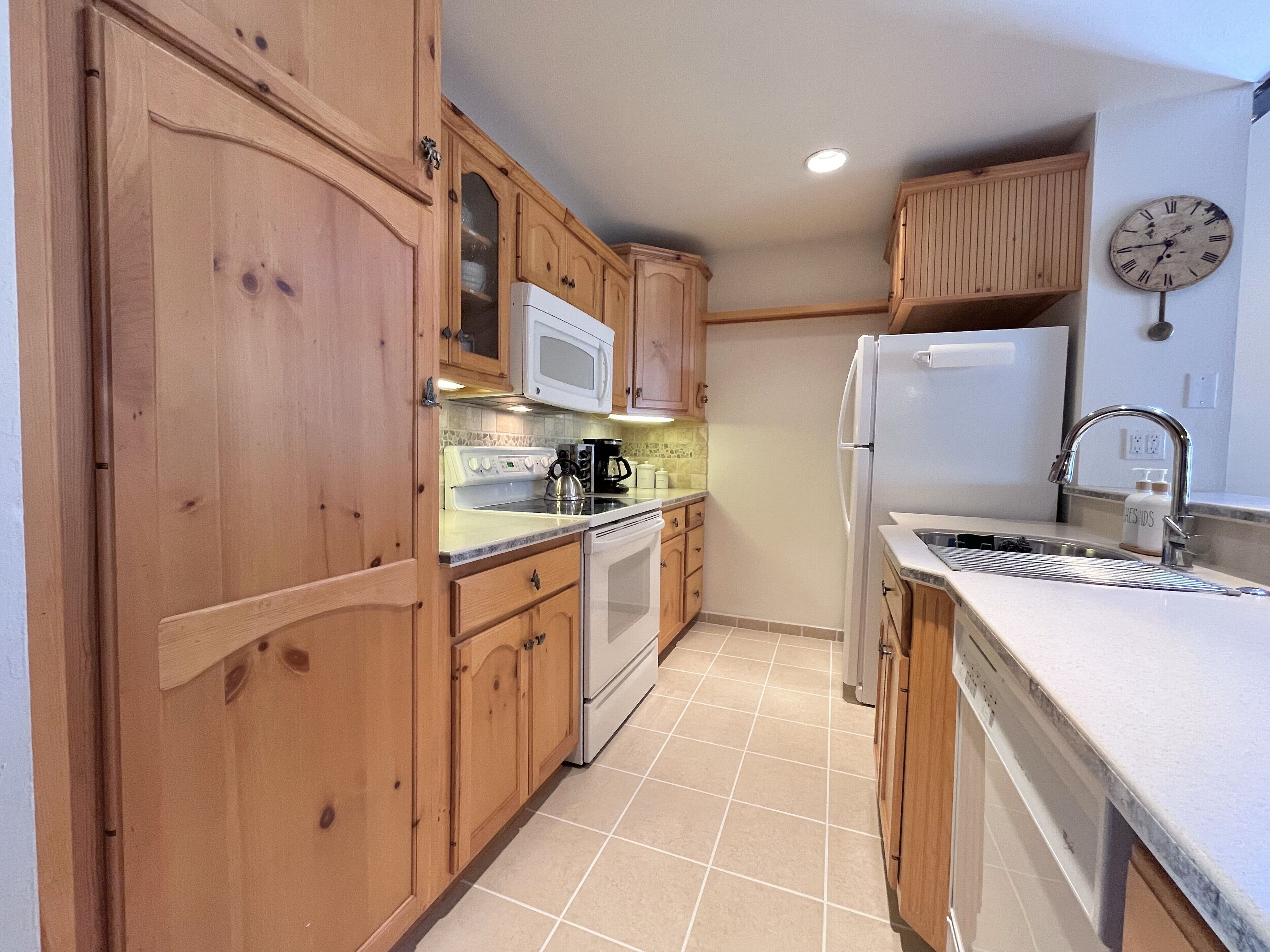 冰箱、微波炉、烤箱、炉灶