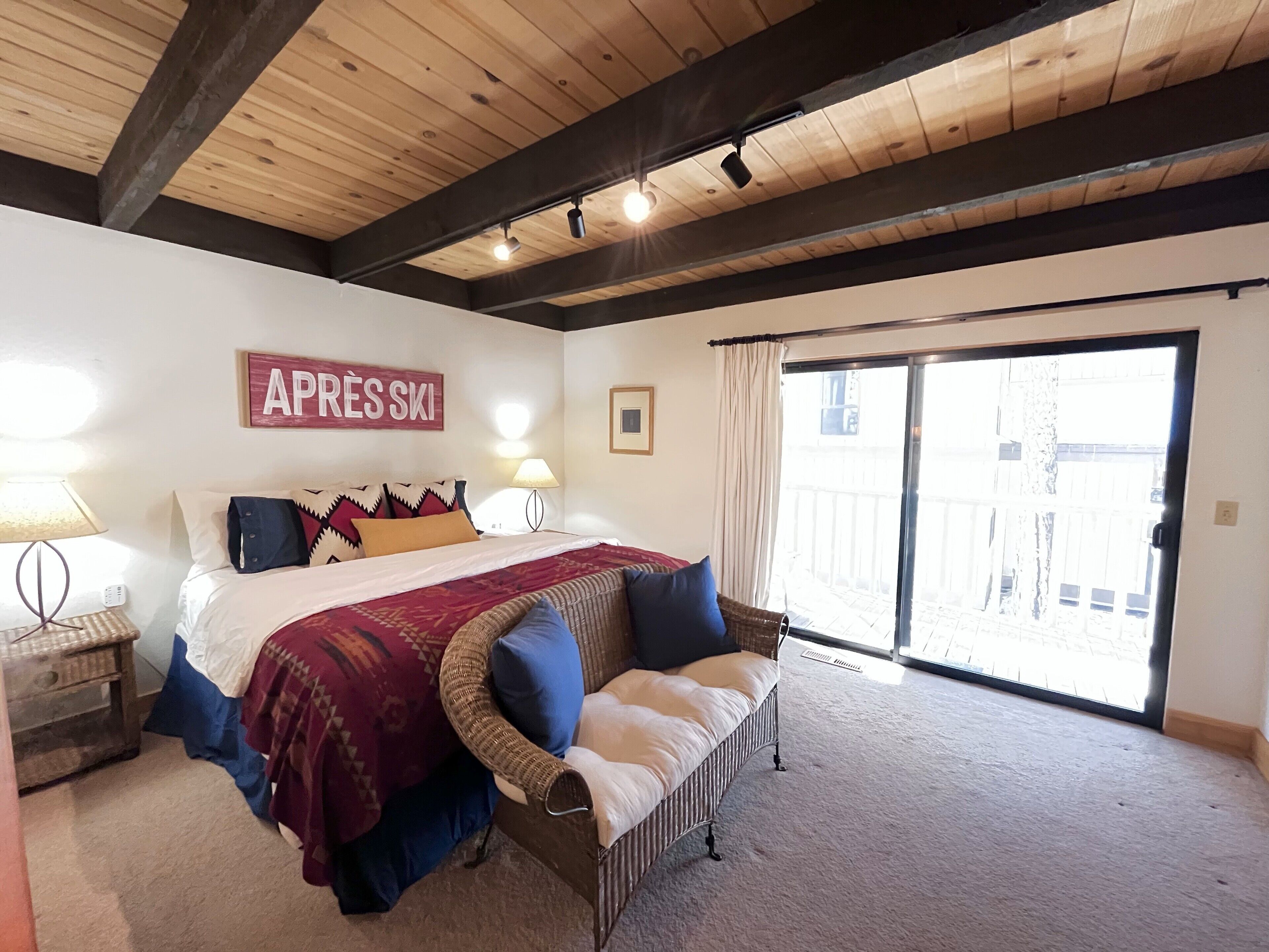 3 bedrooms, iron/ironing board, travel crib, free WiFi