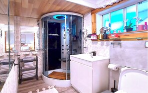 Dusche, Haartrockner, Handtücher, Seife