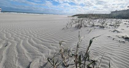 NEW LISTING - Upscale 2 King Beds-One Level-Pool Front- Steps to Beach & Pier!