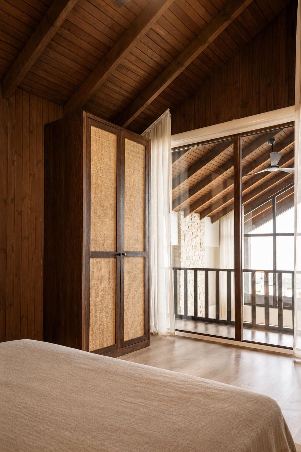 Superior villa, uitzicht op meer | Luxe beddengoed, een kluis op de kamer, een strijkplank/strijkijzer