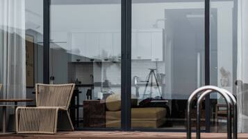 Superior-Villa, Seeblick | Hochwertige Bettwaren, Zimmersafe, Bügeleisen/Bügelbrett