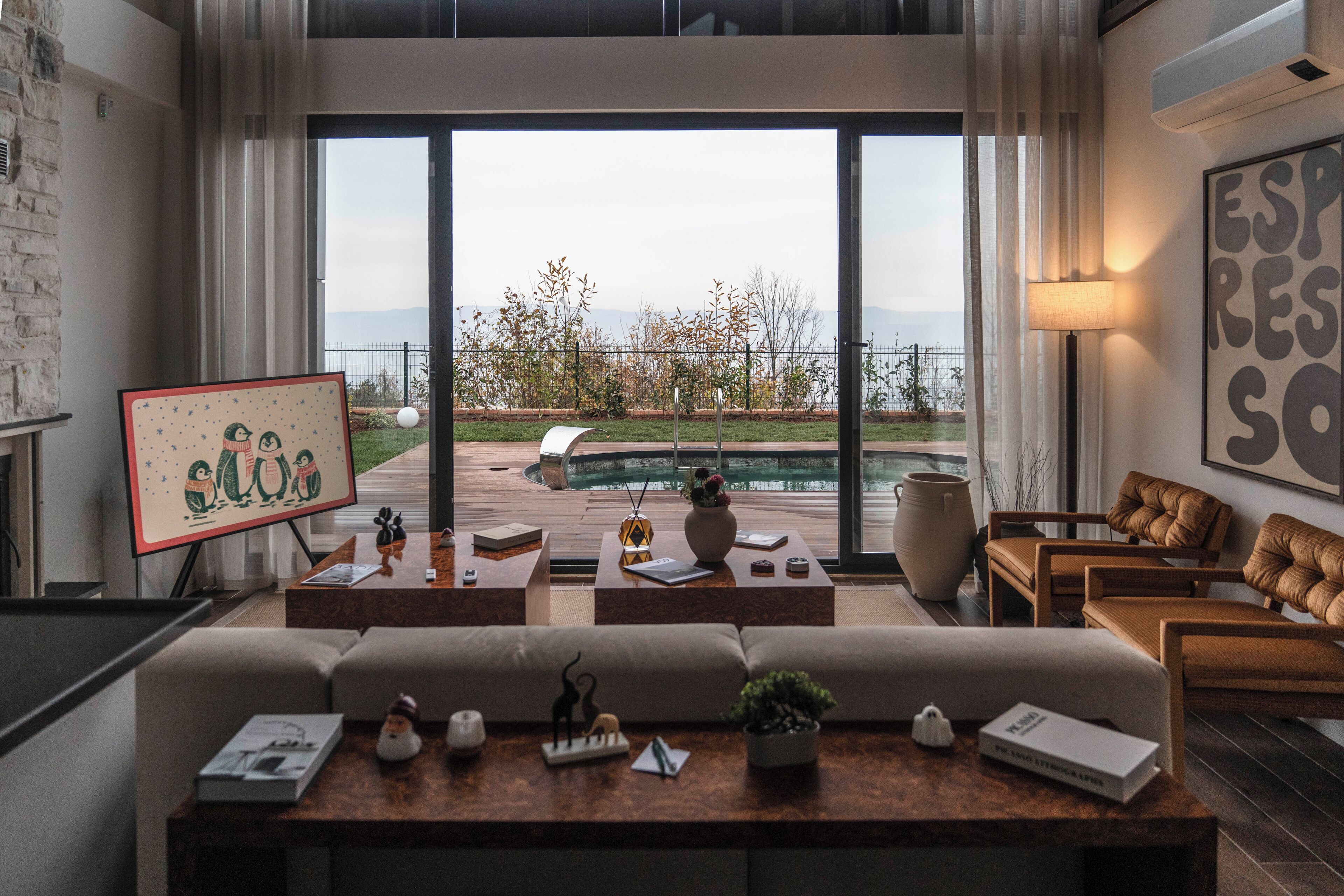 Deluxe Villa, Lake View | Living area