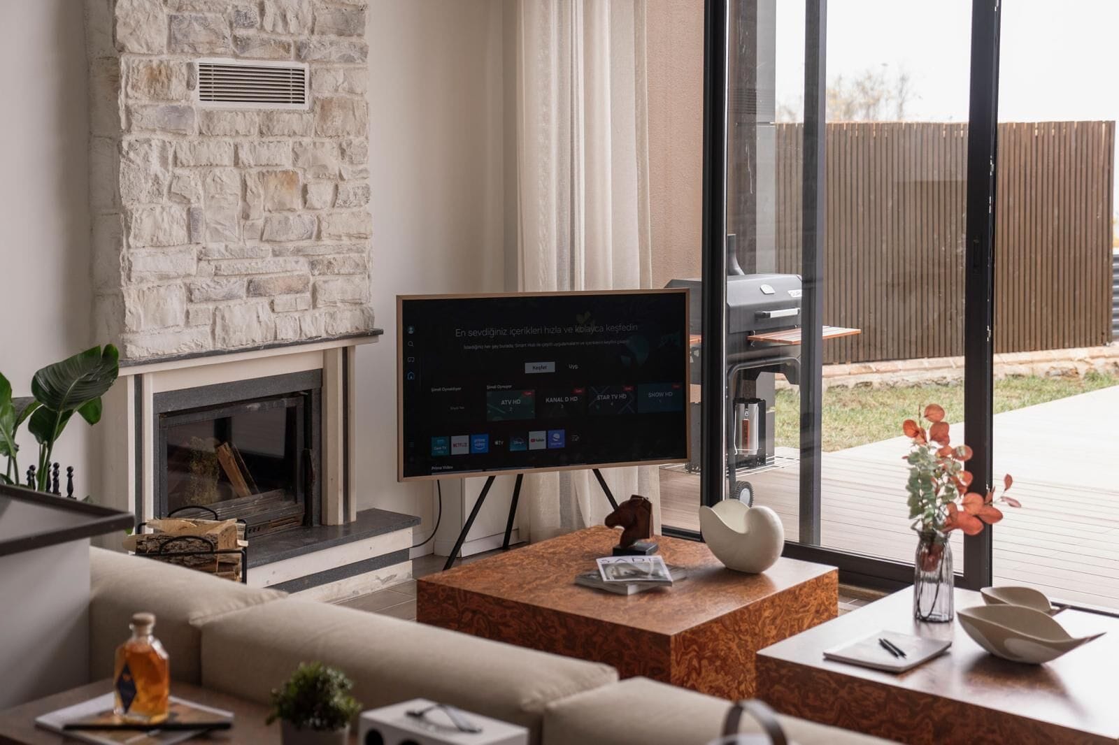 Deluxe Villa, Lake View | Living area | 55-inch Smart TV with digital channels