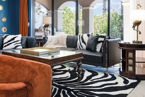 TV, stereo - Hollywood Glam Villa w/ AGT Stage Arcade Pool Spa! (Kissimmee)