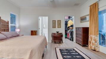 4 bedrooms, iron/ironing board, WiFi, bed sheets