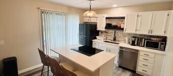 KC Family Retreat • Modern, Safe & Spacious • Minutes to Arrowhead & Downtown